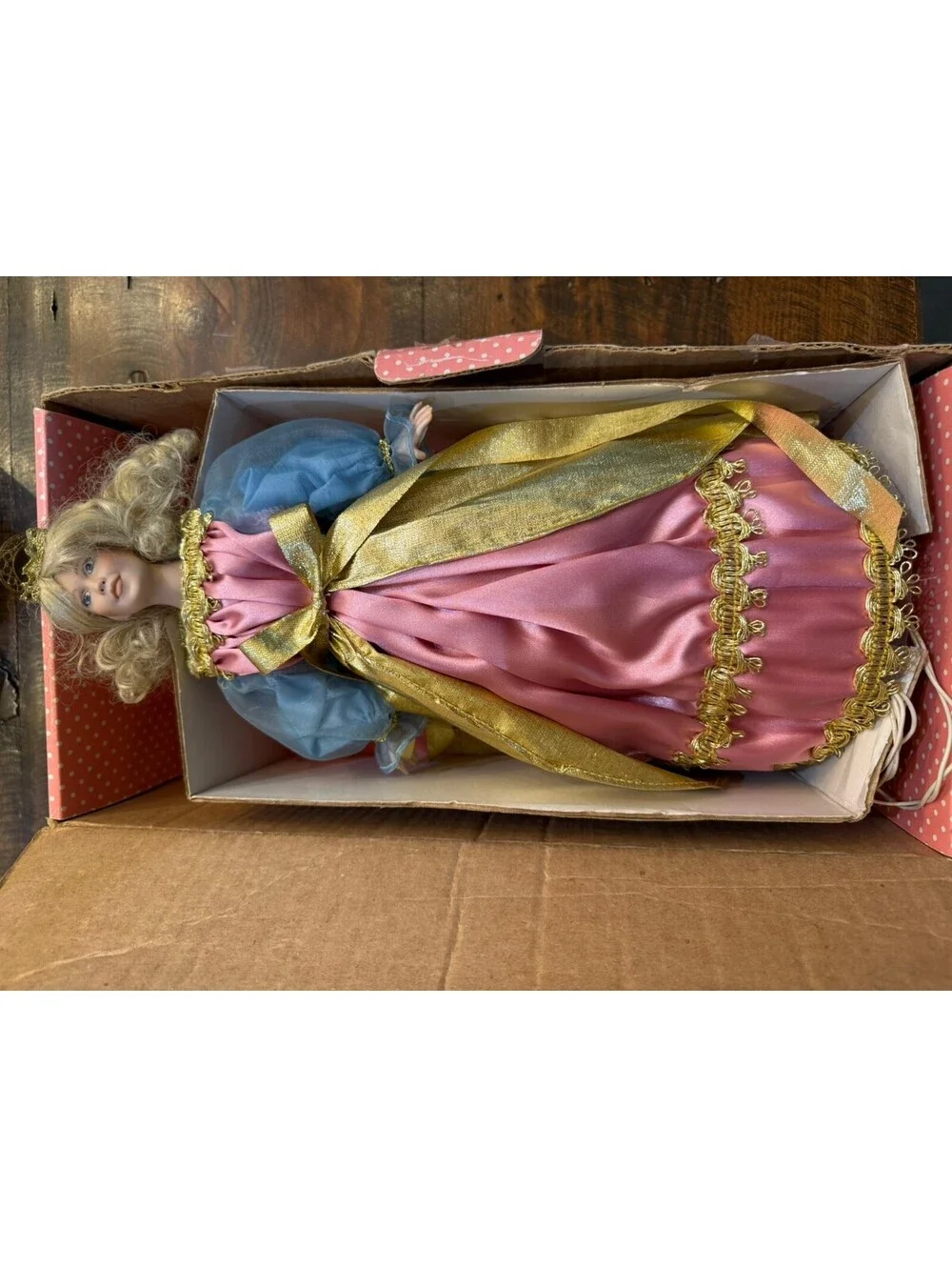 Vintage Paradise Galleries Treasury Collection Premier Edition Porcelain Doll